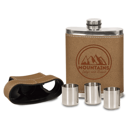Frasco de cuero personalizado de 70 oz con 3 vasos de chupito
